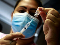 Vacina contra pneumonia passa a ser oferecida no SUS para pessoas com 85 anos ou mais