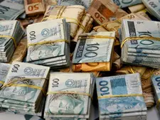 Abono salarial começa a ser pago para nascidos em maio e junho nesta sexta-feira