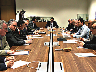 Fadia y Endesa establecen una mesa técnica andaluza para el sector eléctrico