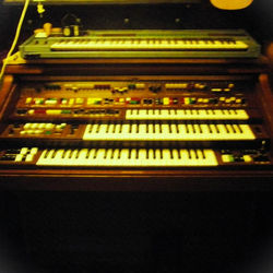 2005 BW Electone D85 01