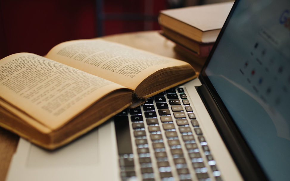 laptop_book_aesthetics_214147_2560x1600.jpg