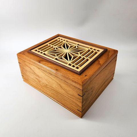 Decorative Cherry Kumiko Keepsake-Memory Box. | DERUITER