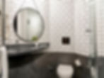 RNR Clinic Turkey modern banyo ve hijyenik lavabo alanı.