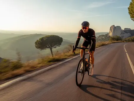 Itinéraire vélo sur la Route Napoléon depuis Grasse : rejoindre Saint-Vallier-de-Thiey et faire étape au Relais Impérial