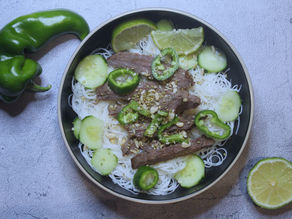 Salade thaï au bœuf et poivron vert