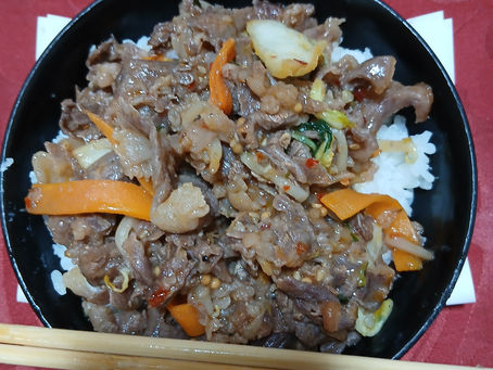 お手製の焼肉どんぶりです。🥢