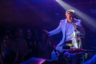 Matěj Ruppert a Monkey Business, Stolárna