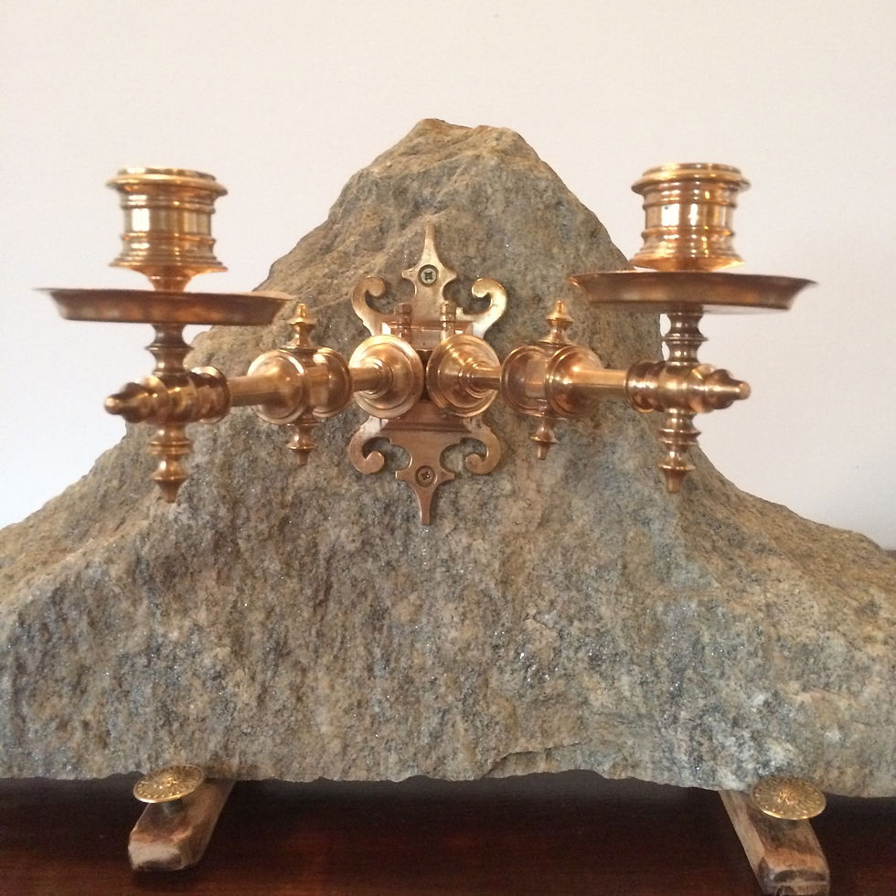 Thumbnail: Triangle stone candle holder