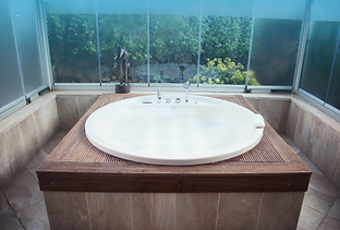 CONSTRUÇÃO E MANUTENÇÃO BANHEIRAS DE HIDROMASSAGEM