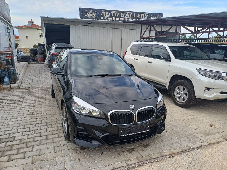 BMW 218i GRAND TOURER M SPORT