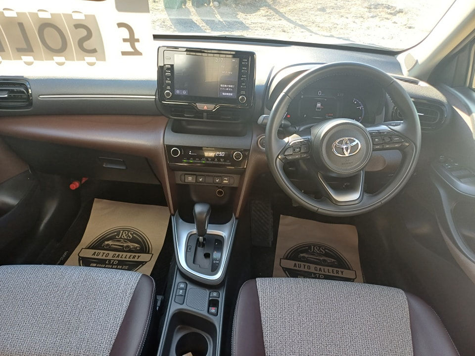 Thumbnail: TOYOYA YARIS CROSS SPORT