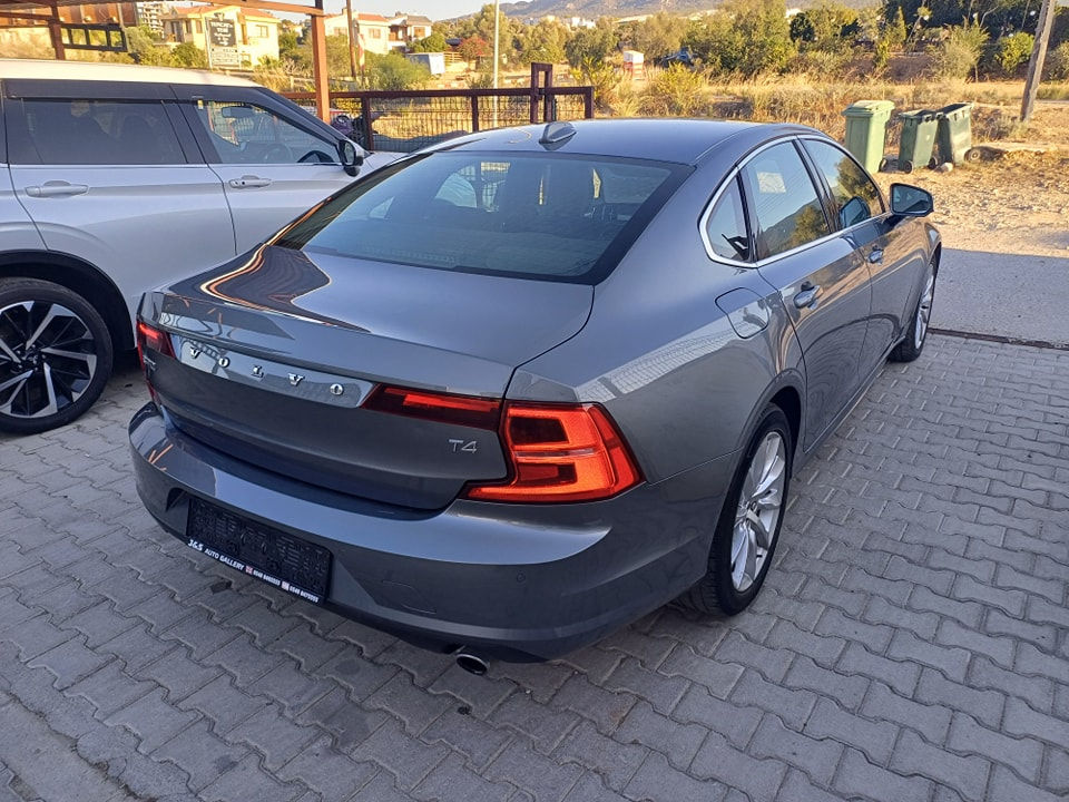 Thumbnail: VOLVO S90