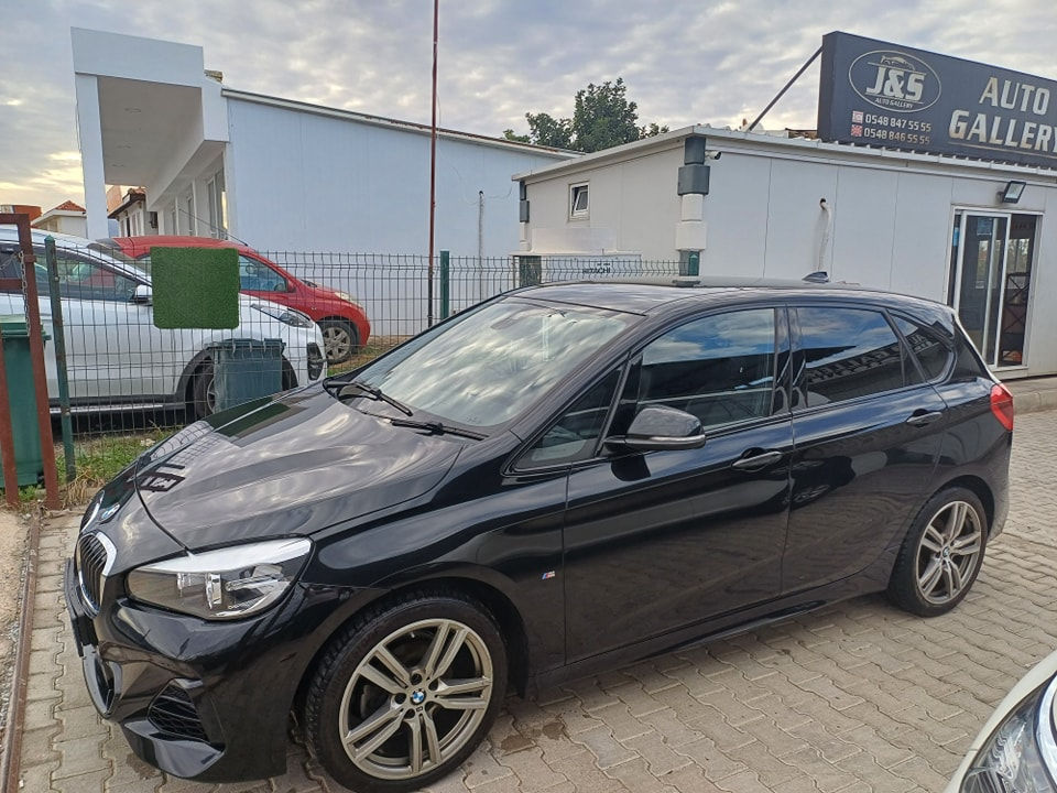 Thumbnail: BMW 218i GRAND TOURER M SPORT
