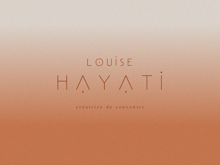 Marcelle Studio a créé l'identité visuelle de Louise Hayati : logotype, carte de visite et assets digitaux