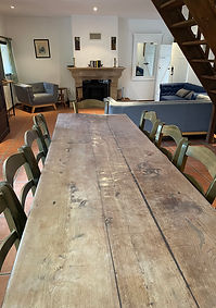 Gîte Madeleine dining area