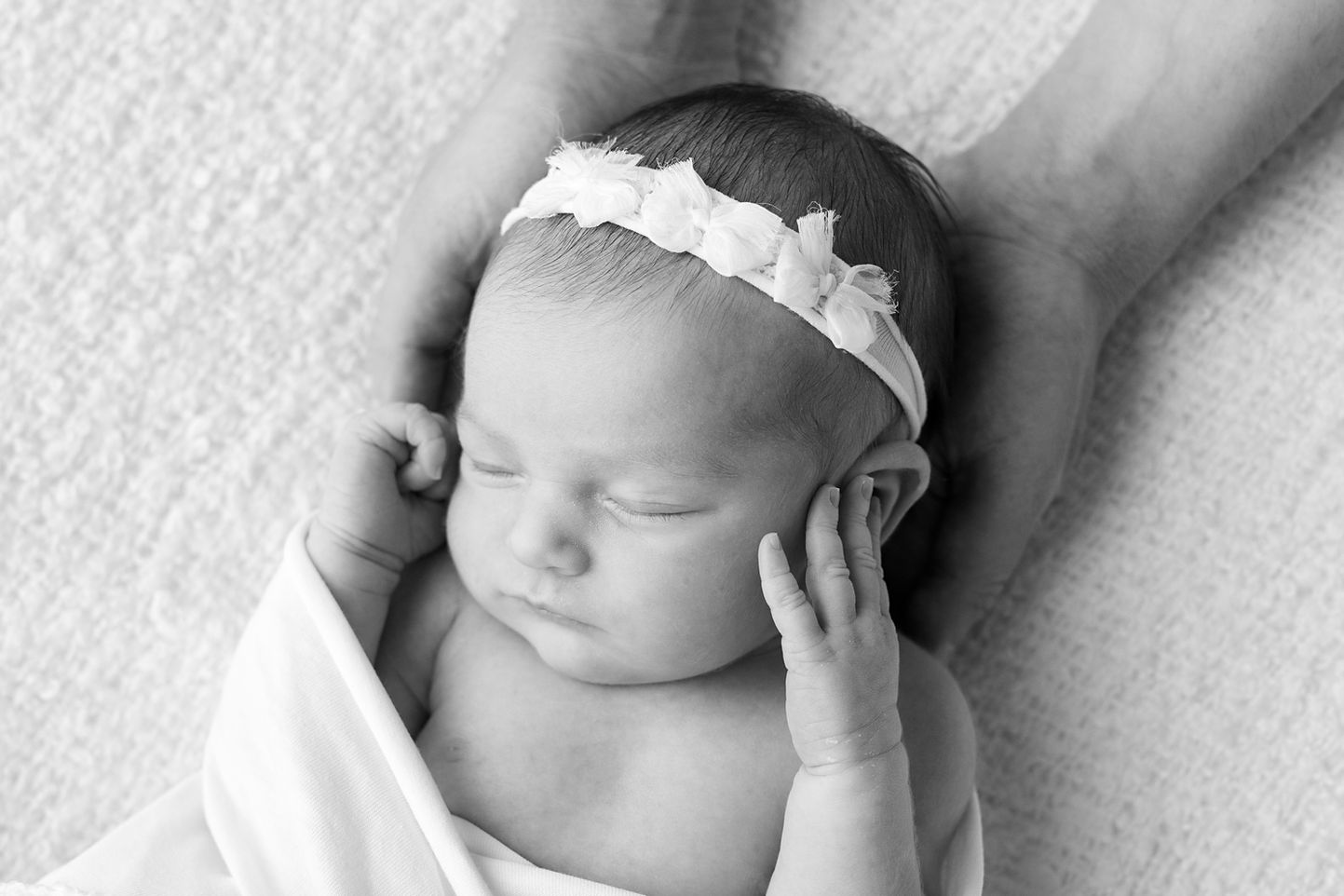 simona lazzarini newborn neonato bergamo fotografa bambini servizio fotografico bergamo ostetrica gravidanza mamma dolce attesa leffe regalo parto