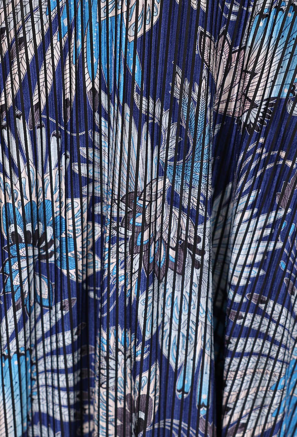 תמונה ממוזערת: שמלת אירוח דגם קלוש נוצות קטיפה | גווני תכלת