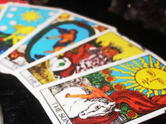 Como começar a estudar tarot de maneira acessível?