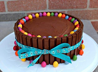 homemade-birthday-cake-ideas-kitkat-cake