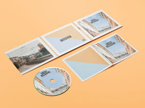 CD e pieghevole (esterno)