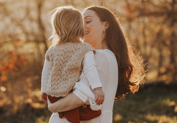 Mama-Coach Nicole Westermann mit Kind