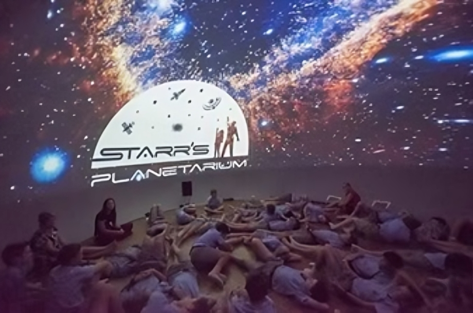 StudentsInsidePlanetarium.png