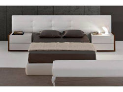 Cama com cabeceira XXL Versace