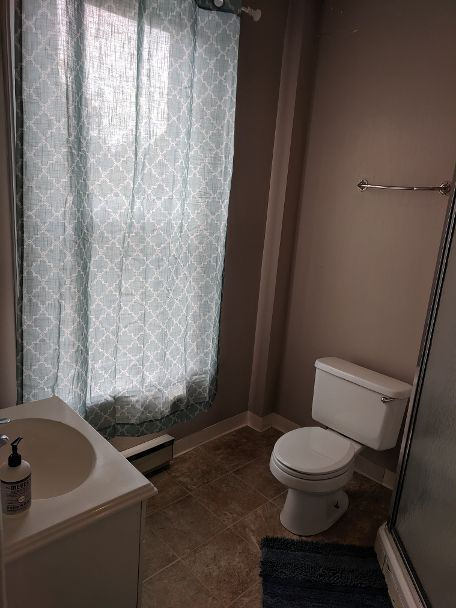 3085bath.jpg