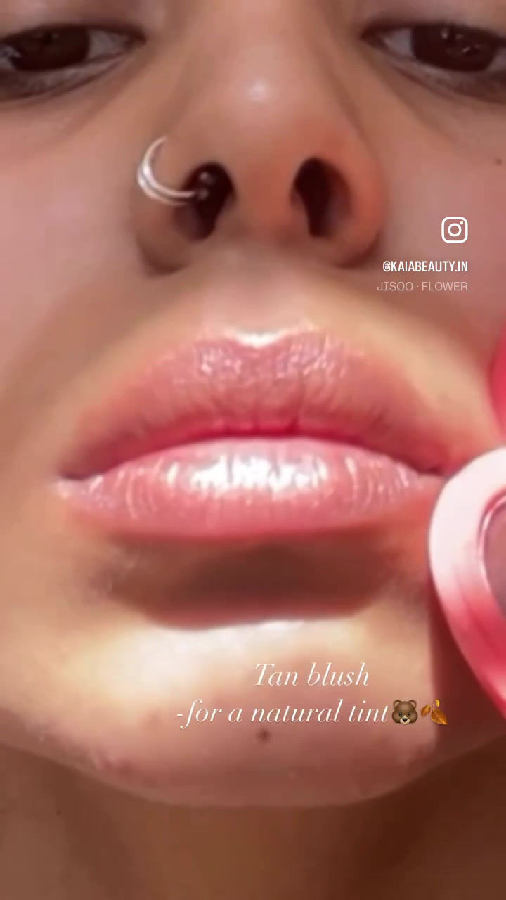 Thumbnail: Tan crème matte blush 