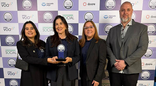 Dra. Ana Zeile, Dra.Conceição Melo Rolim e a Gestora Christiane Diniz representando a APAE de São Luís com Danilo Jungers, presidente da ABCR