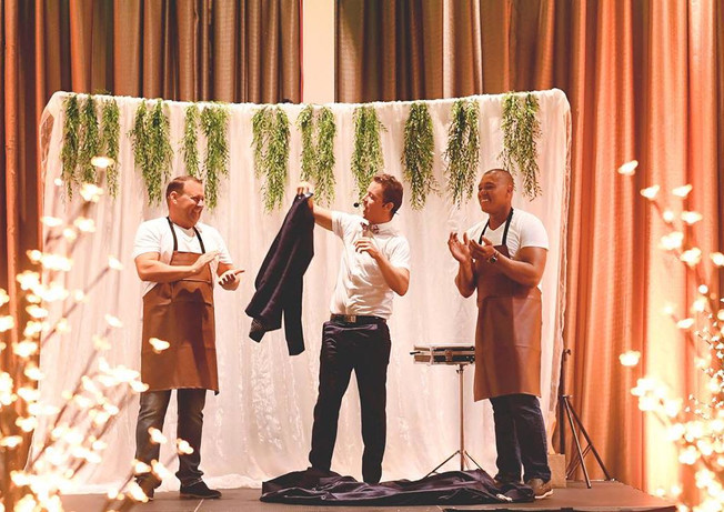 Corporate magician Andino in Gladstone