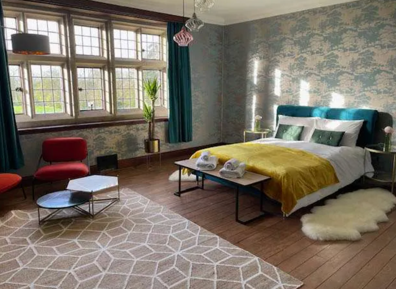 TL Private Room - Queen's Suite