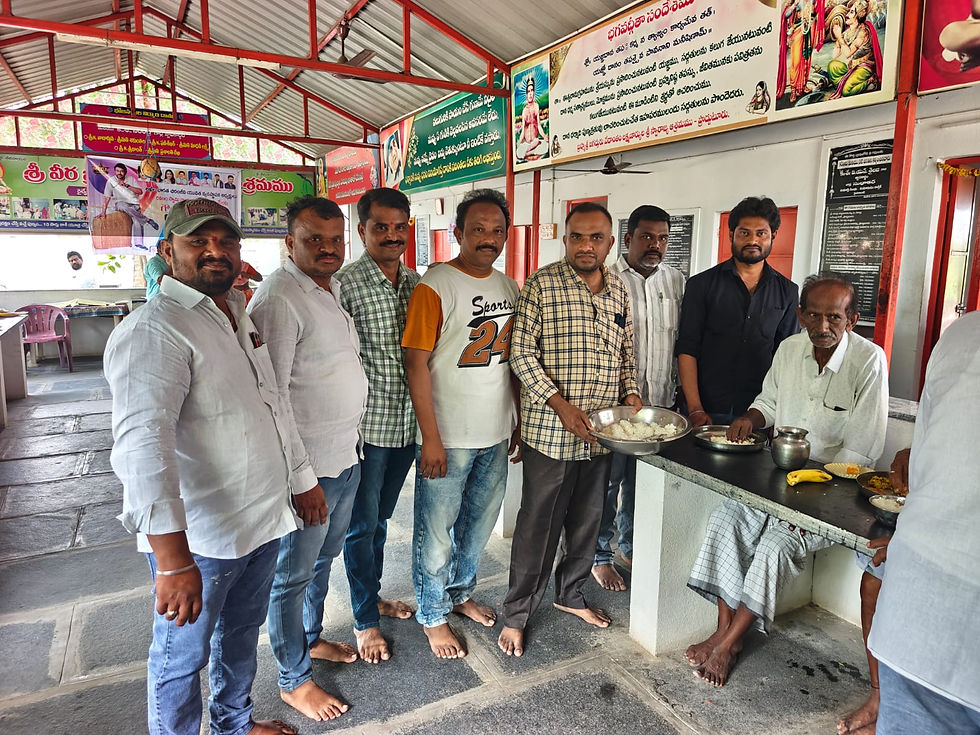 ప్రొద్దుటూరులో మెగాస్టార్ చిరంజీవి జన్మదిన వేడుకలు - అన్నదానం చేసిన మెగా అభిమానులు
