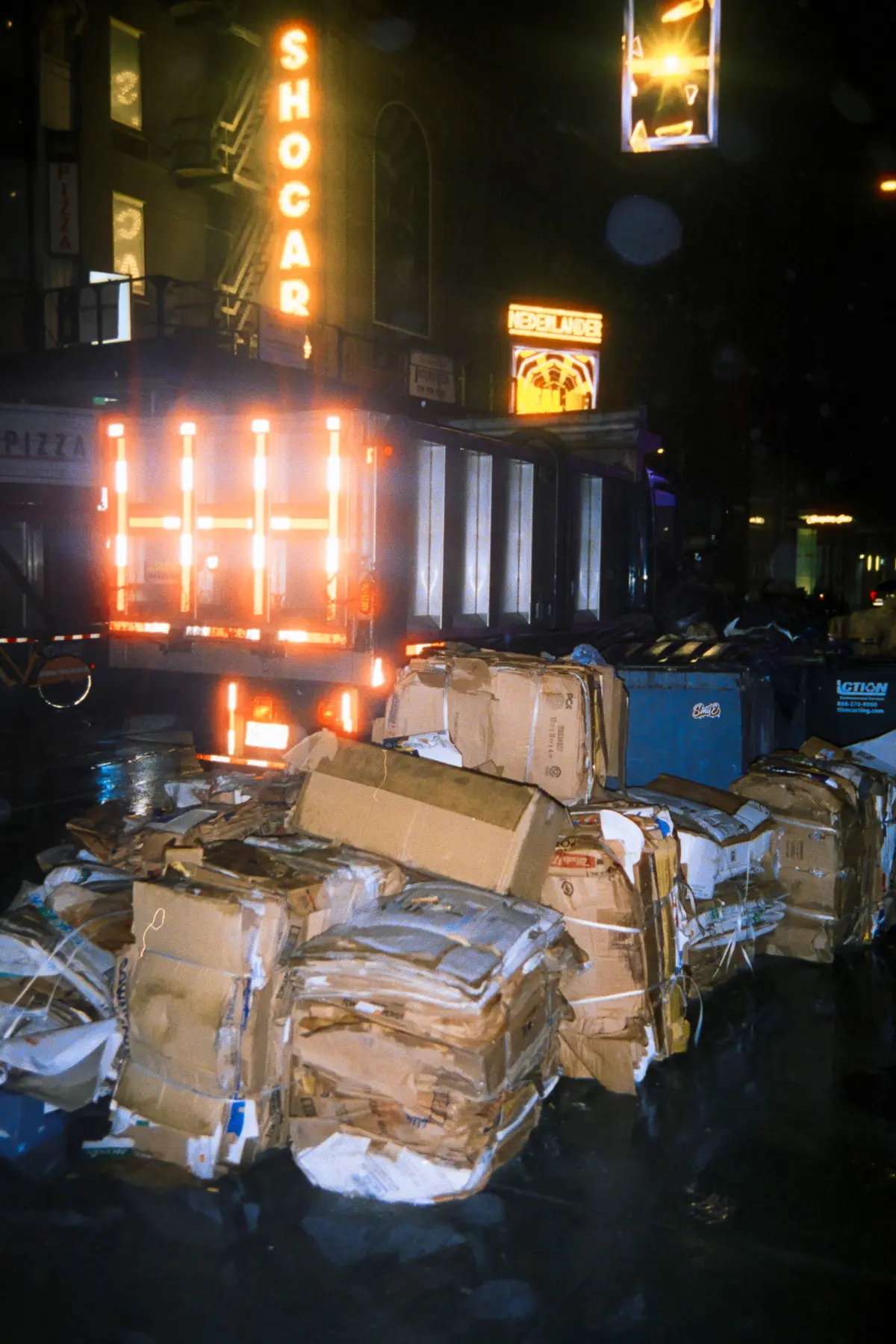 Kartonabfallhaufen in New York