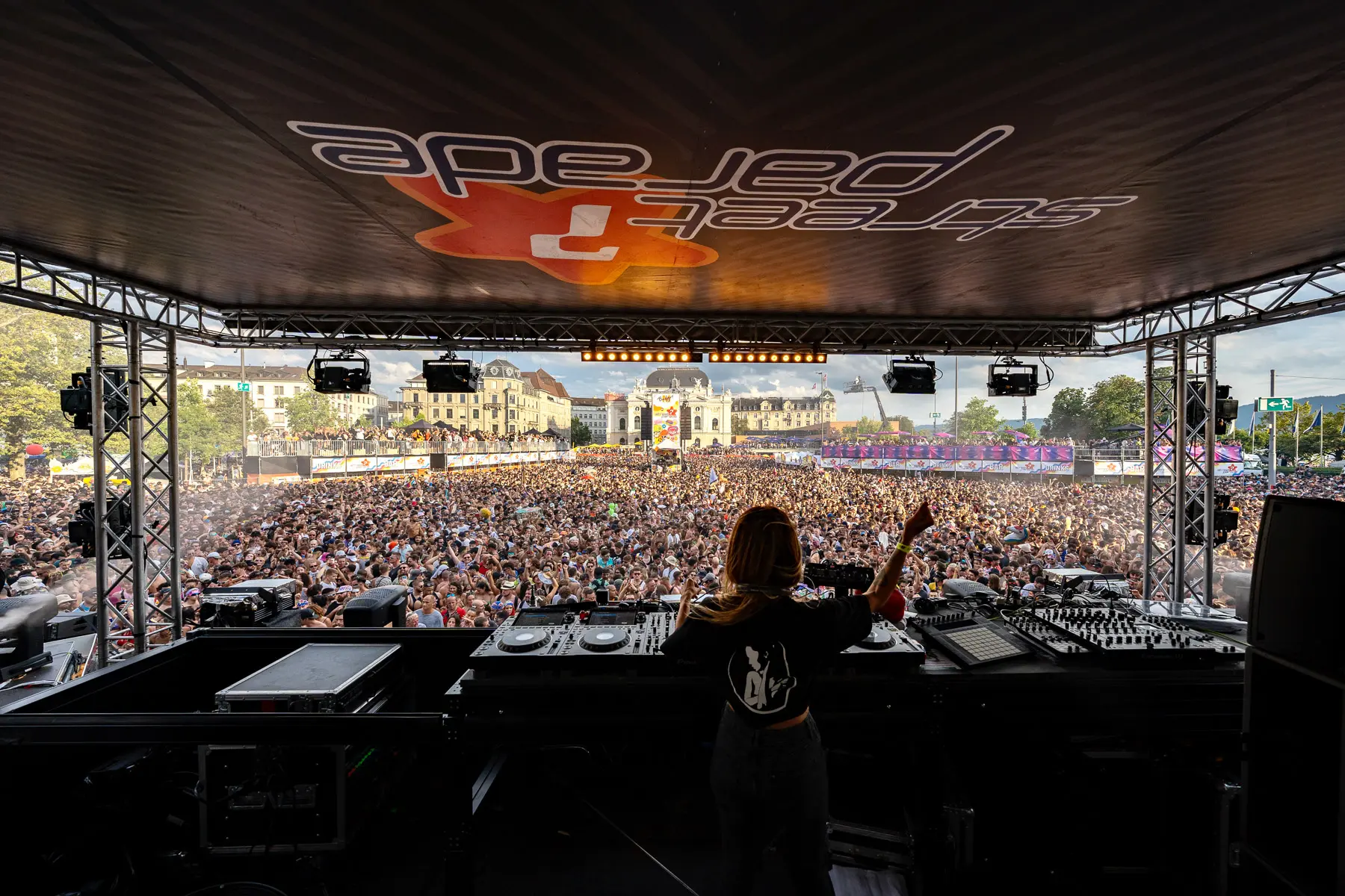 deborah de luca Spielt auf der Mainstage an der Streetparade 2023