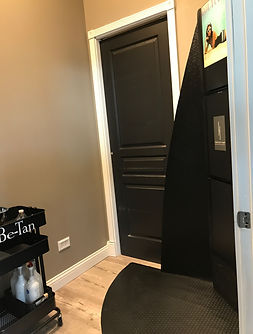 Our Custm Spray Tan Space & Integrated Changing Room
