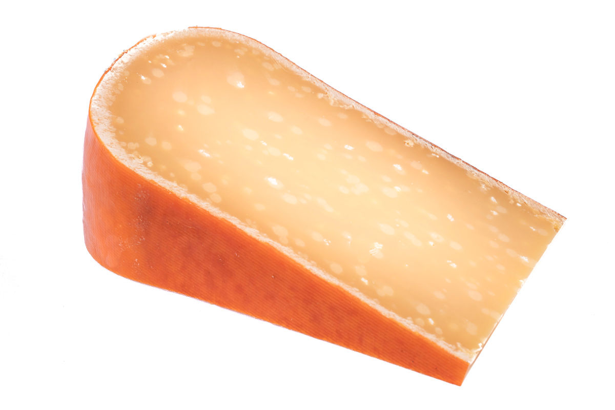 Overjarige brokkel kaas