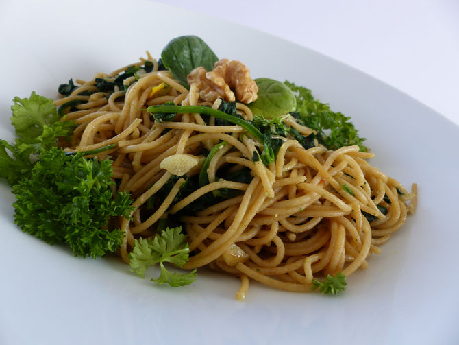 Vollkorngriess Spaghetti mit Spinat