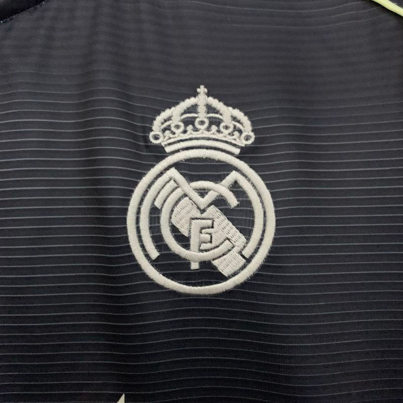 Miniatura: Real Madrid Titular- 25/26 - Torcedor