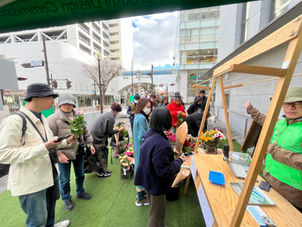 Poppin Rose Market寒い中開店前から行列の大盛況!