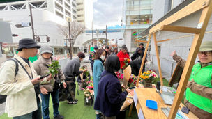 Poppin Rose Market寒い中開店前から行列の大盛況!