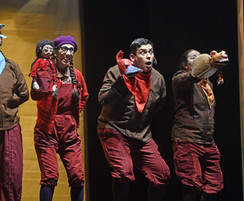 2024 "El País de las Maravillas | Fotografía: Teatro Regional - Cervantes - Valdivia