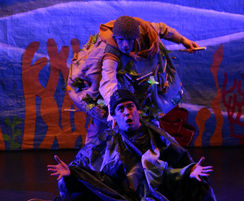 Obra: Marea Roja  | Centro Cultural de Coyhaique | Fotografía: Iván Triviño