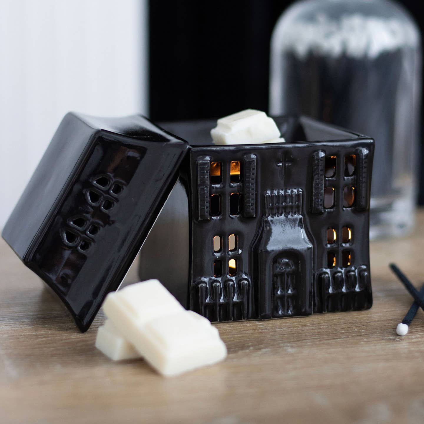 Haunted house ceramic oil burner & wax warmer
