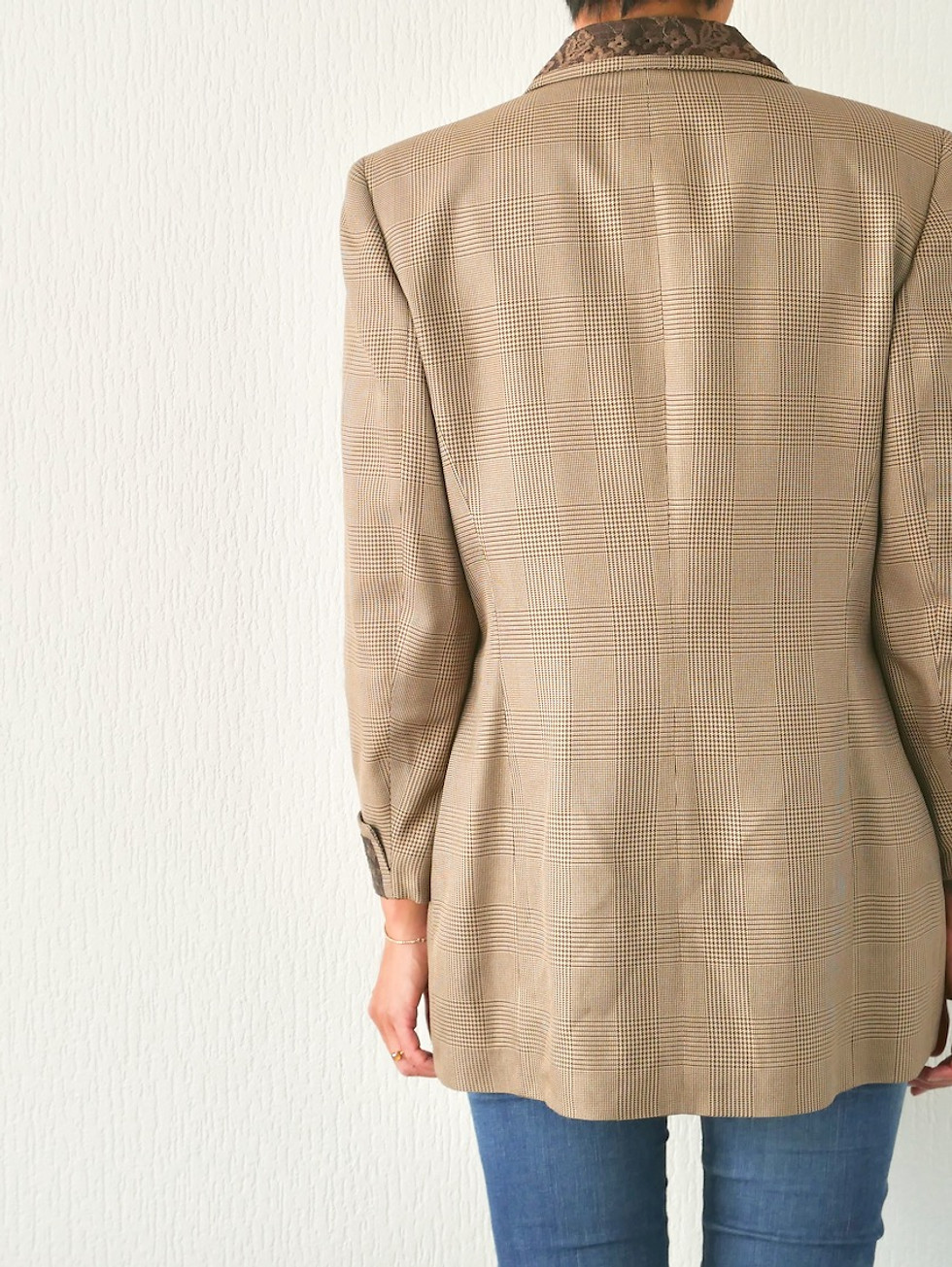 Miniature : Veste beige à carreaux et dentelle