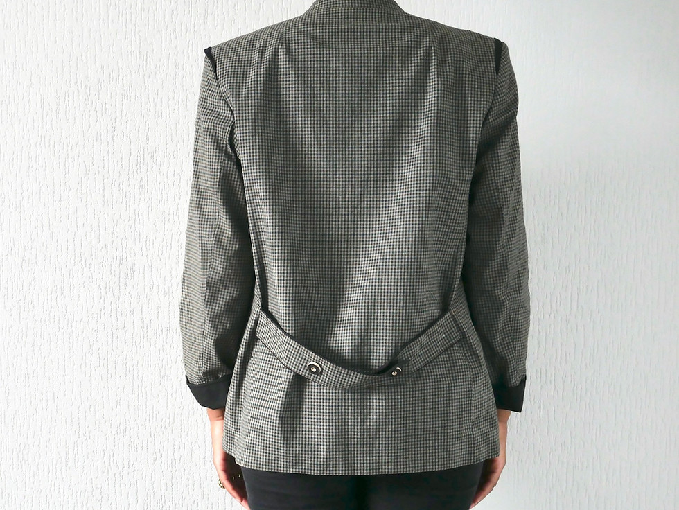 Miniature : Veste verte avec boutons en bois vernis