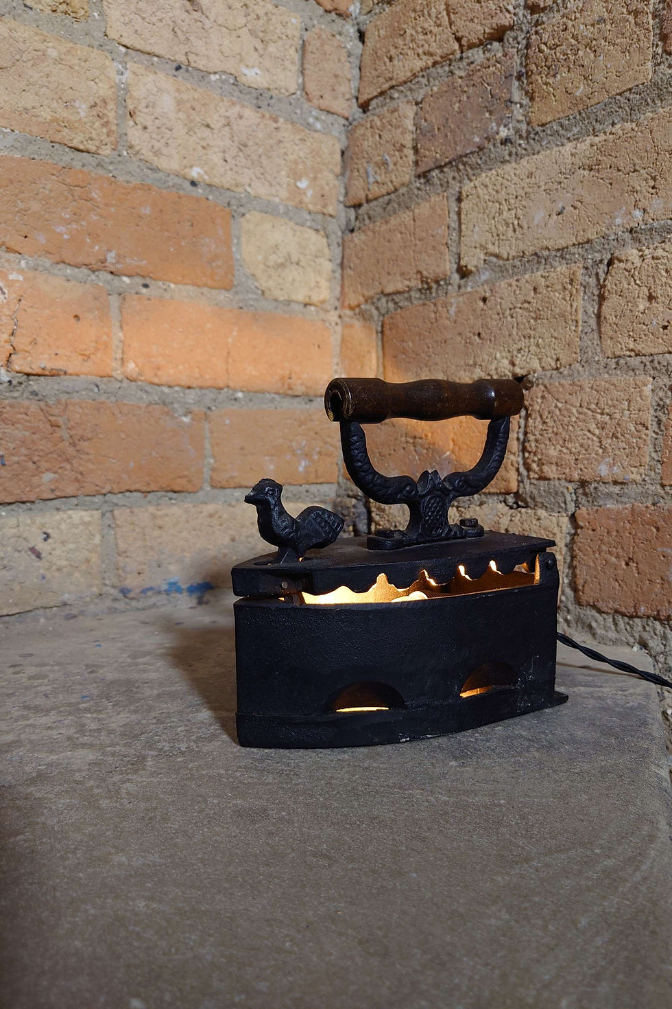 Thumbnail: Upcycled coal iron creative table lamp