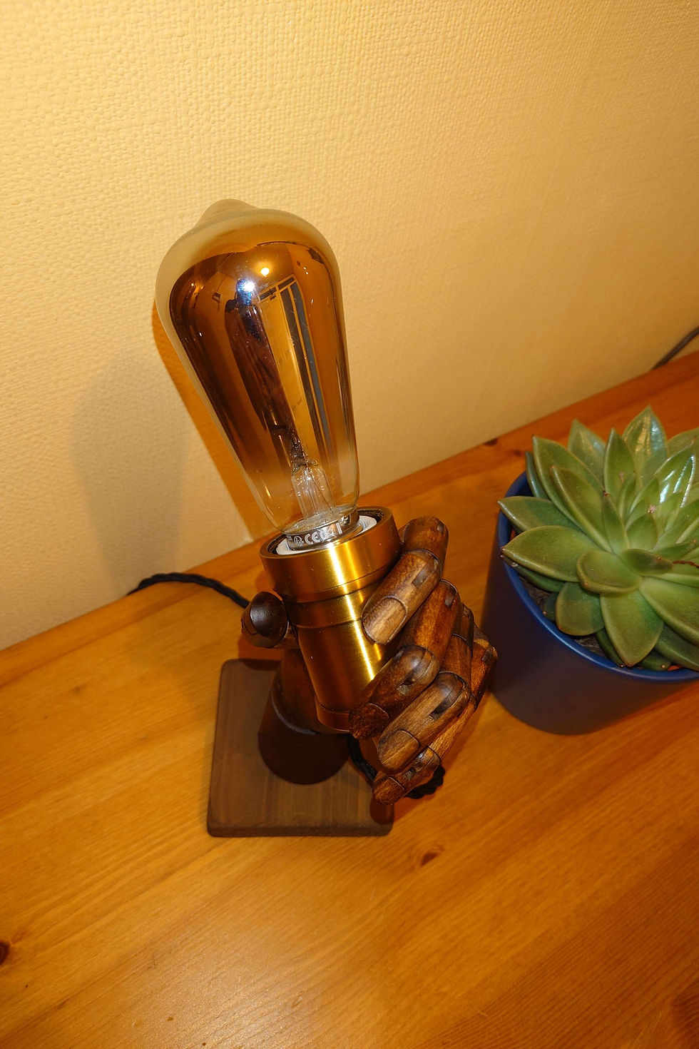 Thumbnail: Artist mannequin hand upcycled lamp