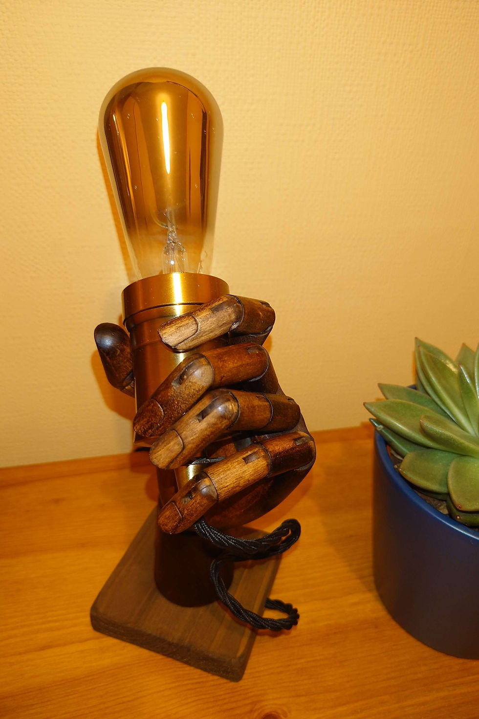 Thumbnail: Artist mannequin hand upcycled lamp