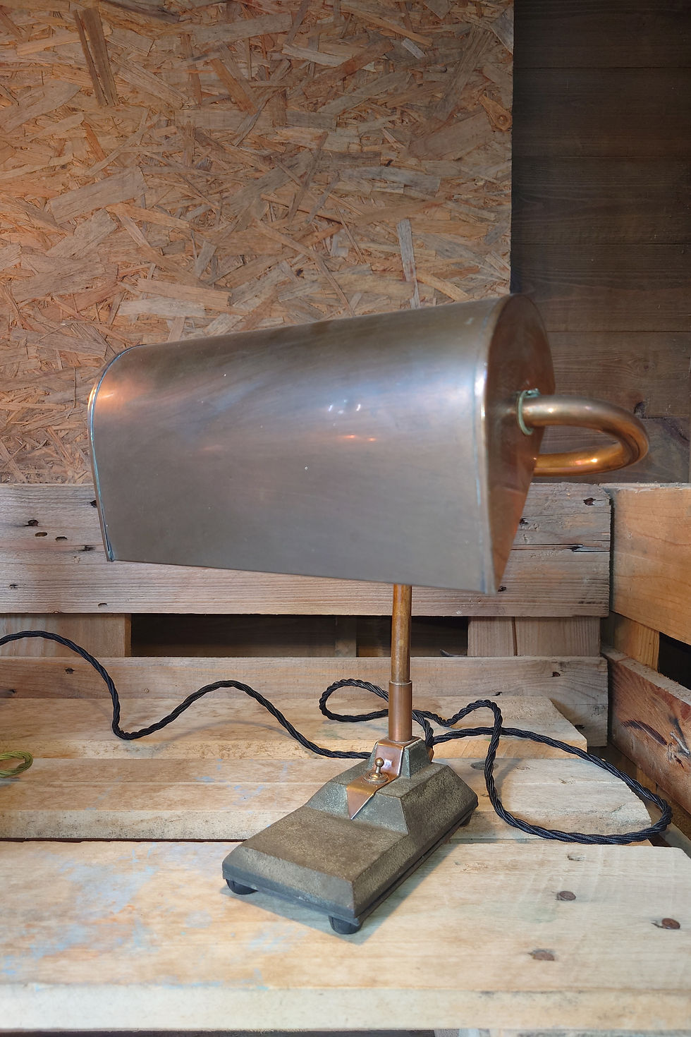 Thumbnail: 1920s copper bankers desk lamp